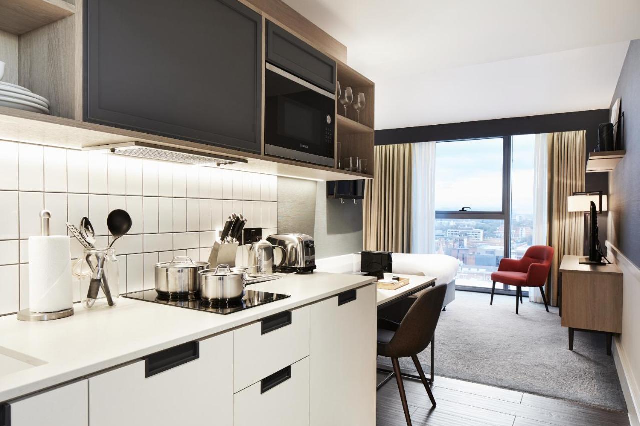 Studio met Queensize Bed en Kitchenette