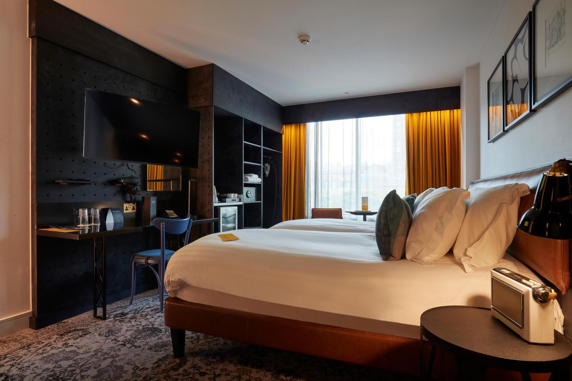 Standard Twin Room Two Twin Beds