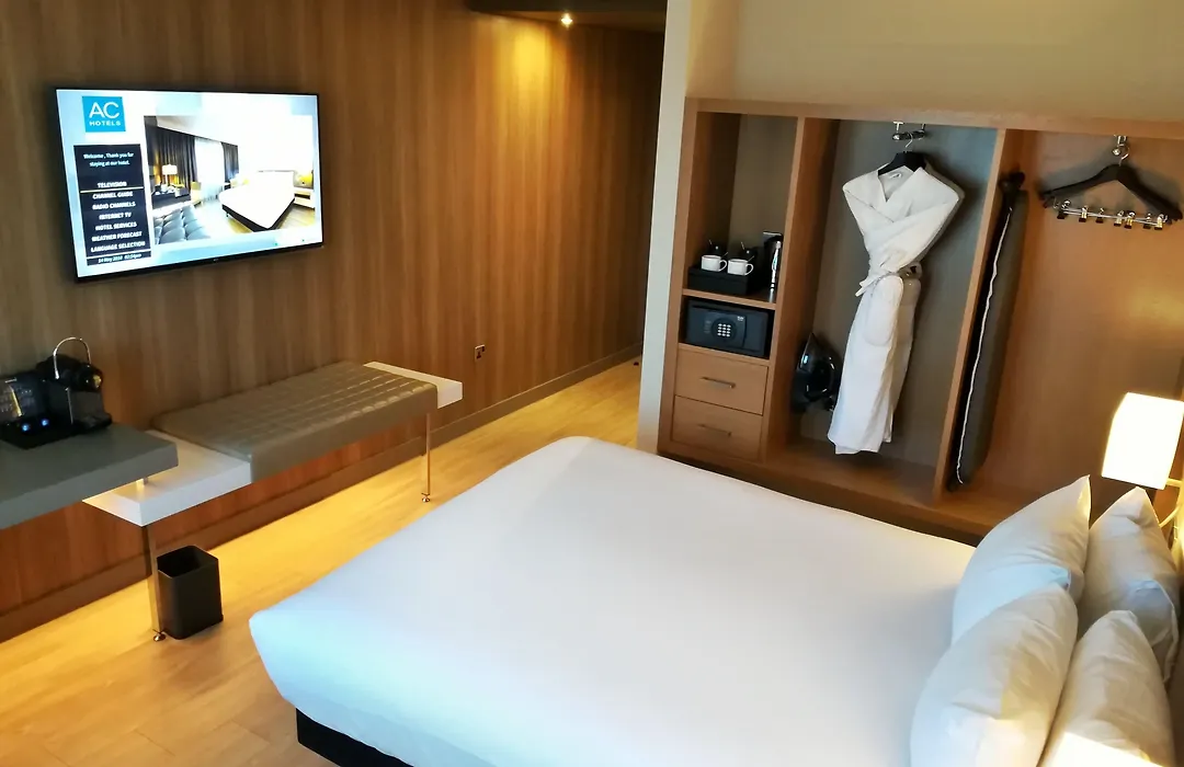 Ac Hotel By Marriott Manchester Salford Quays-1